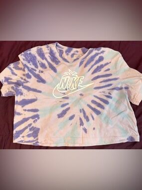 Girls (Juniors) Nike Tie-Dye Logo Crop Top 💜 (comfortable loose fit)